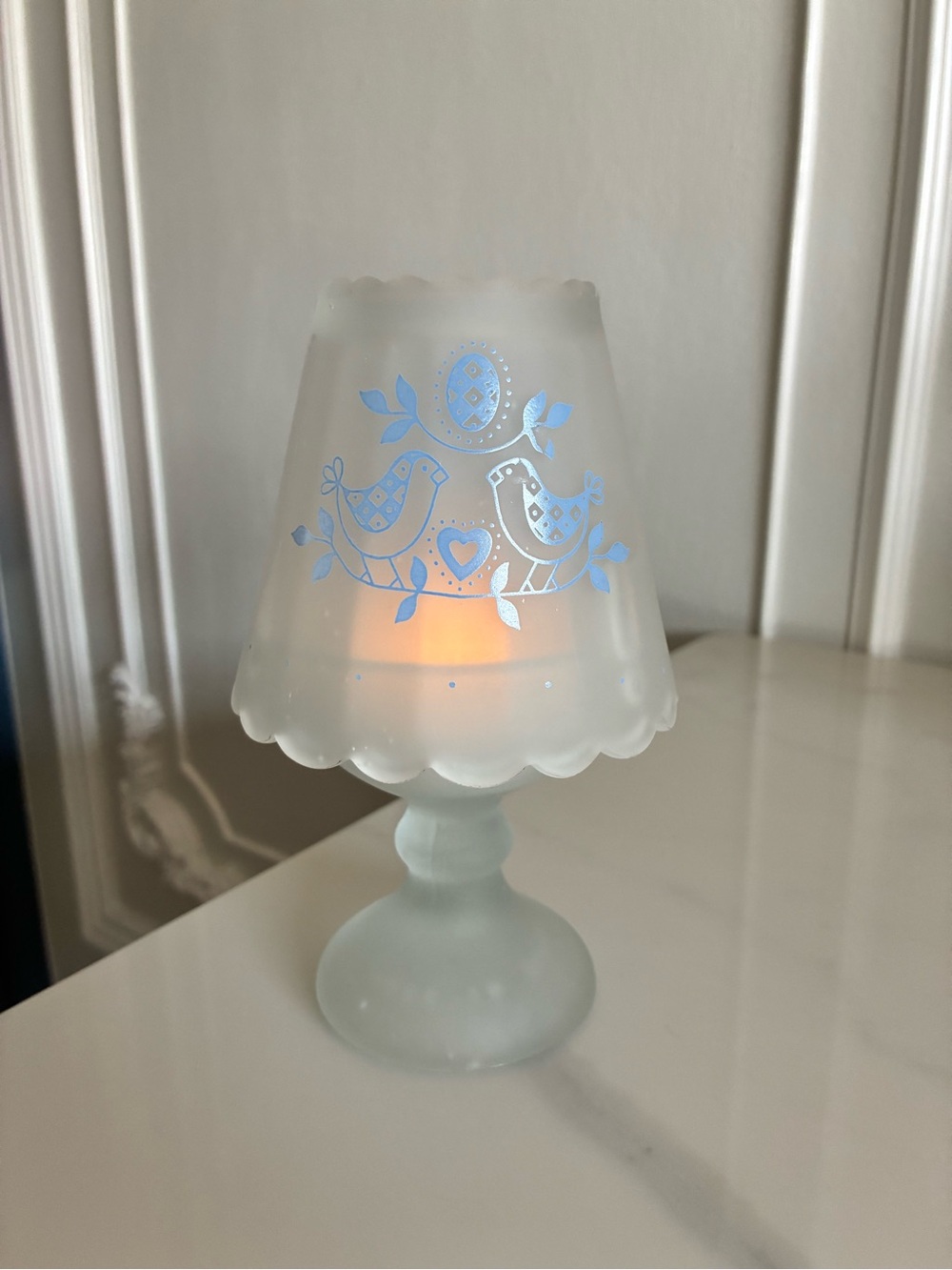 Frosted White Glass Bird Pattern Fairy Lamp
